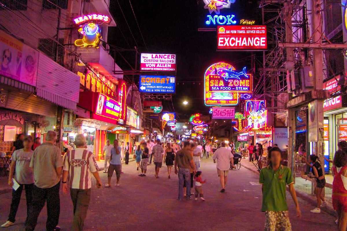 Vie nocturne dans la ville de Pattaya - À savoir avant d'arriver