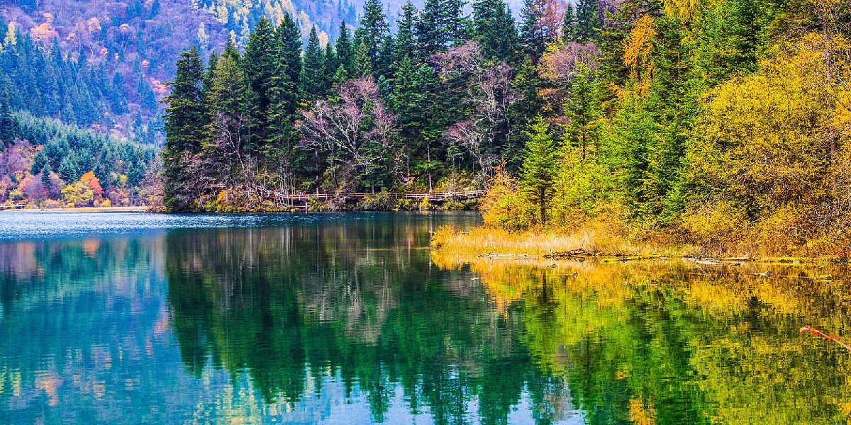 Jiuzhaigou Valley in Autumn