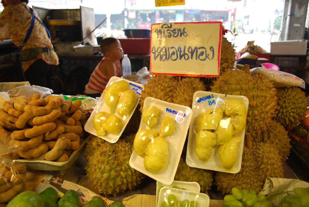 El rey y la reina de la fruta tailandesa